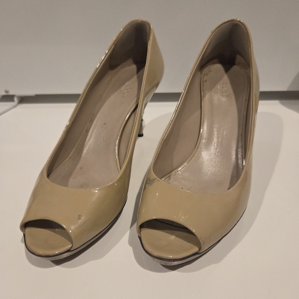 Gucci Tan Patent Leather Peep-Toe Bamboo Low Heels Size 8.5 - Picture 3 of 8